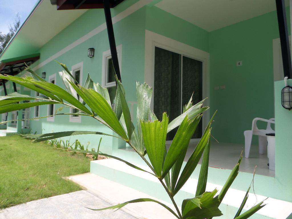 Lanta Triple Novel Hotel Ko Lanta Exterior foto
