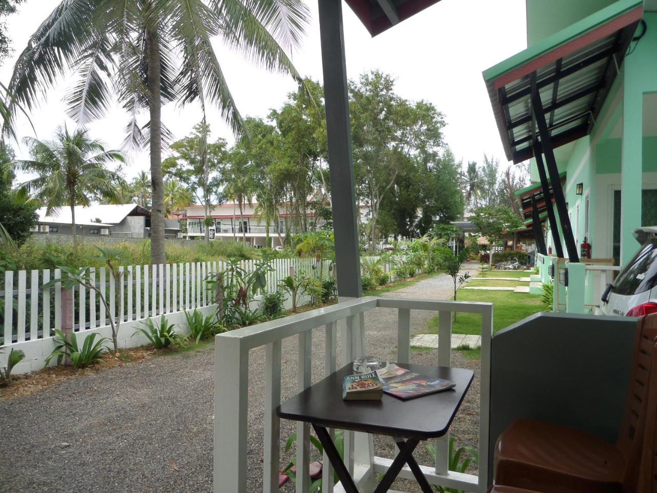 Lanta Triple Novel Hotel Ko Lanta Exterior foto